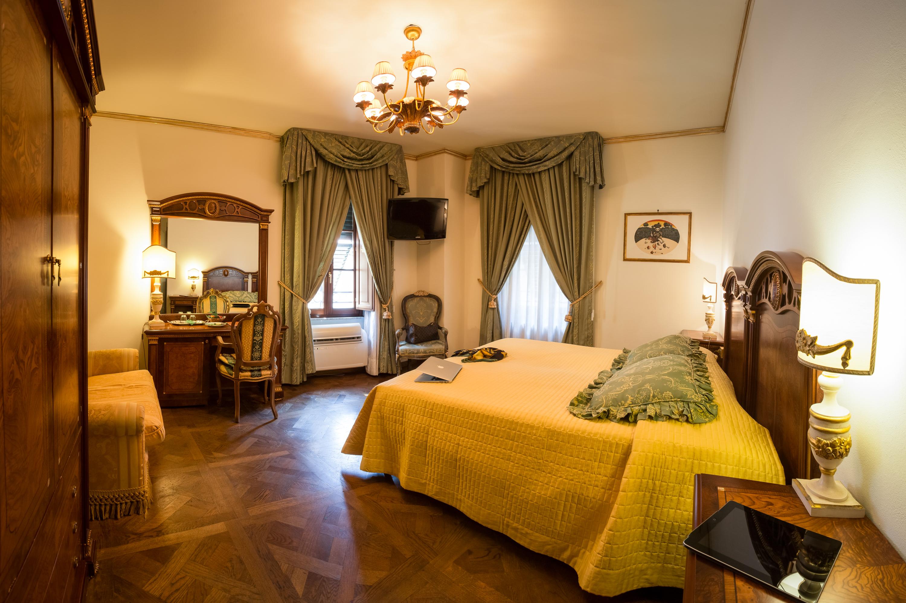 Hotel Palazzo Alexander ลุคคา ภายนอก รูปภาพ