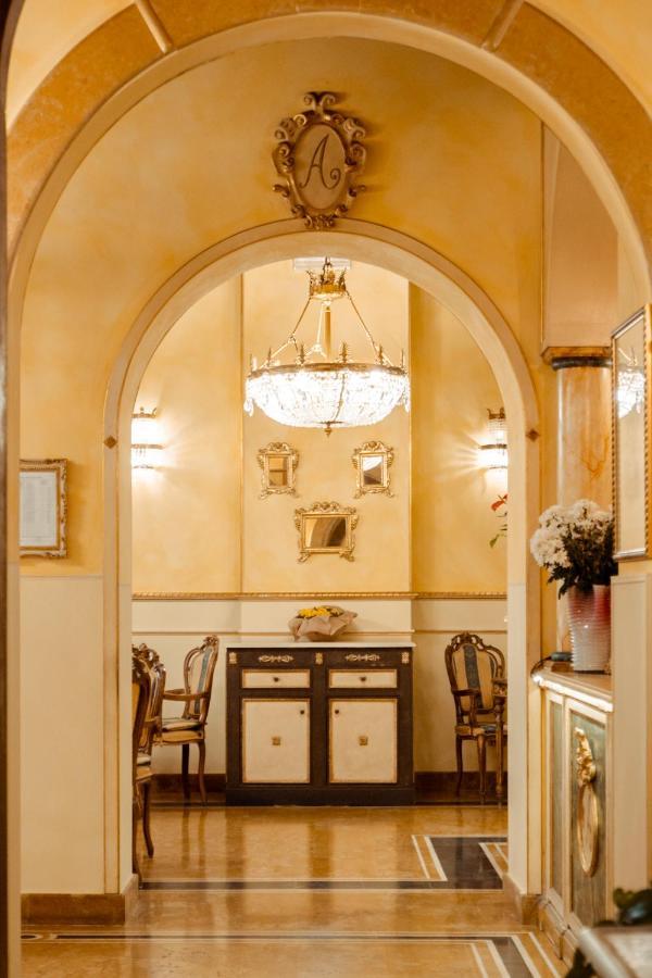 Hotel Palazzo Alexander ลุคคา ภายนอก รูปภาพ