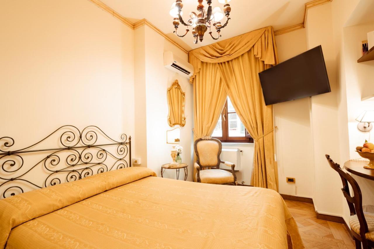 Hotel Palazzo Alexander ลุคคา ภายนอก รูปภาพ