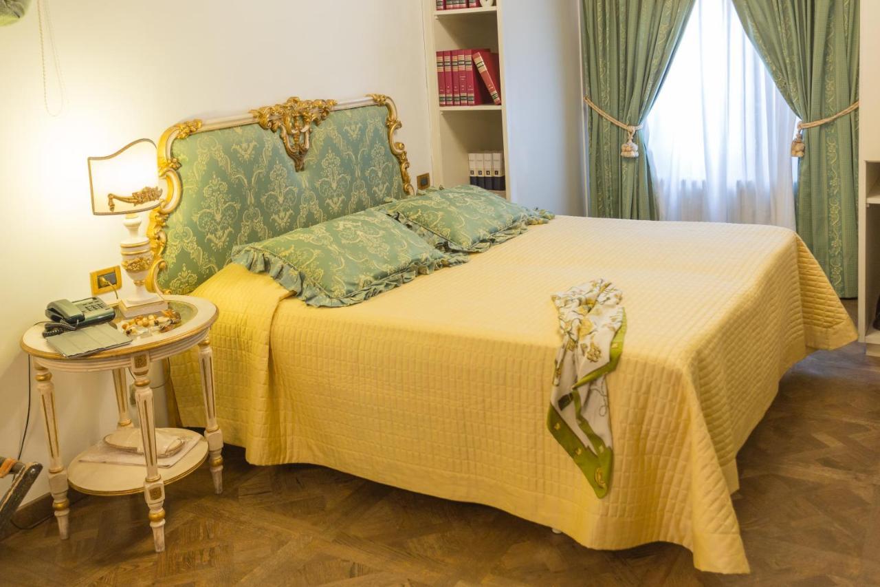 Hotel Palazzo Alexander ลุคคา ภายนอก รูปภาพ